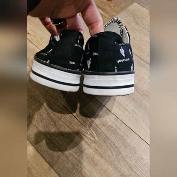 Younique Women's Sneakers Size 10 RARE LIMITED EDITION - Picture 4 of 7
